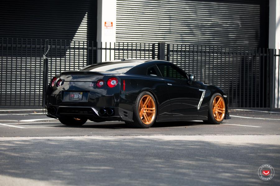  Nissan GT-R on Vossen Wheels (CG-202) 2017 года  (фото 29 из 51)